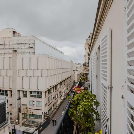 Daire Cosy With Balcony - Near Arc-de-triomphe