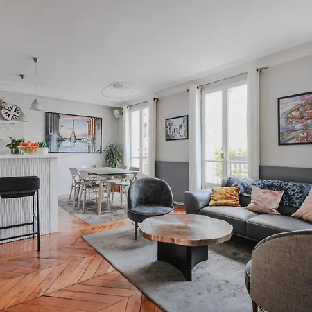 Daire Cosy With Balcony - Near Arc-de-triomphe *