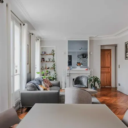 Daire Cosy With Balcony - Near Arc-de-triomphe *