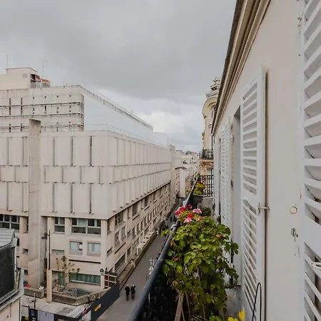 Daire Cosy With Balcony - Near Arc-de-triomphe Paris